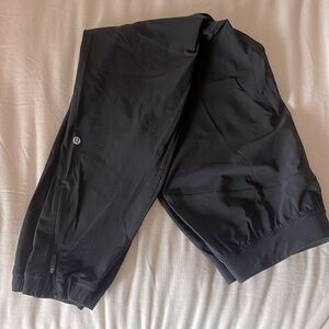 Lululemon black joggers Size 8